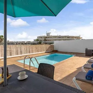 https://villa-ramimedi-4.in-canary-islands.com