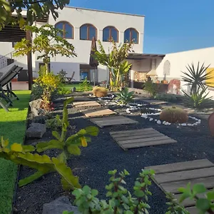https://apartamento-en-puerto-del-carmen.in-canary-islands.com