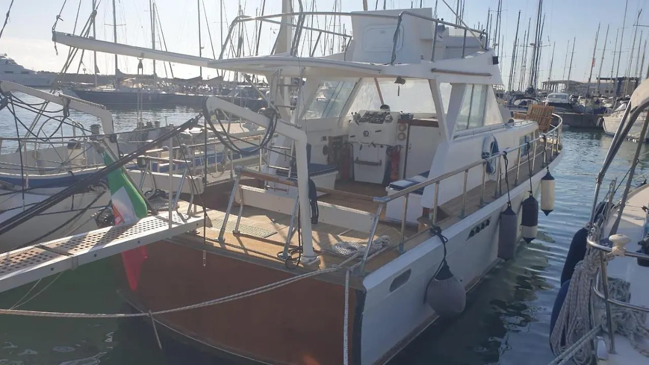 Salvador Bahia Boat And Breakfast Hotel Lido di Ostia 0*,  Italy
