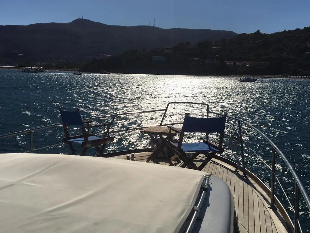 Salvador Bahia Boat And Breakfast Hotel Lido di Ostia Botel